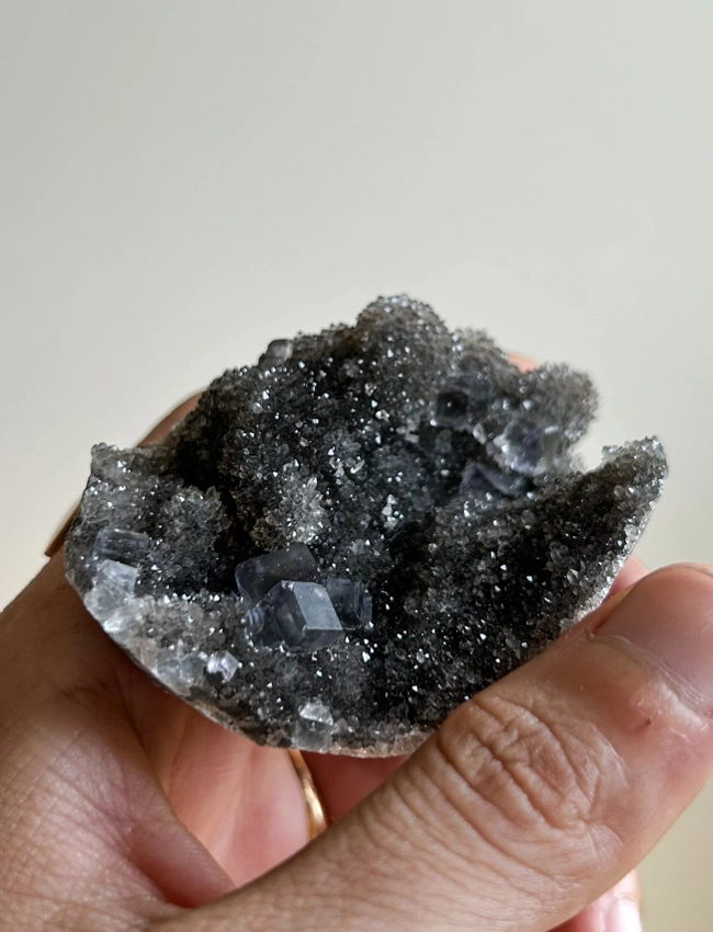 Calcedonio Nero con Fluorite Blu